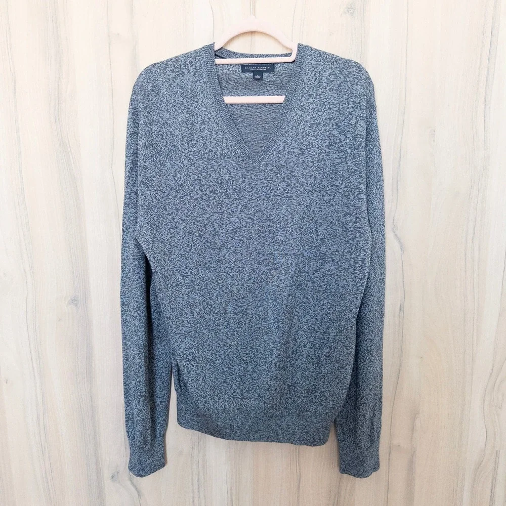 Banana Republic Mens Silk Cashmere Sweater L Gray V-Neck Pullover Quiet Luxury